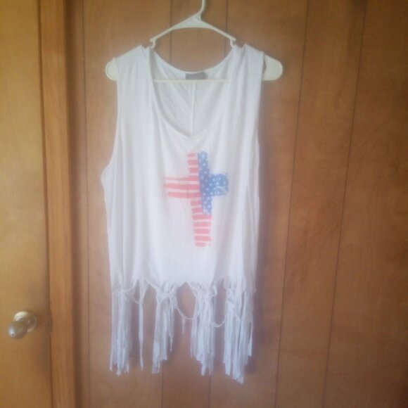 Scarlett Women's White Fringed Tank Flag Cross Top Size 3X - Picture 2 of 5